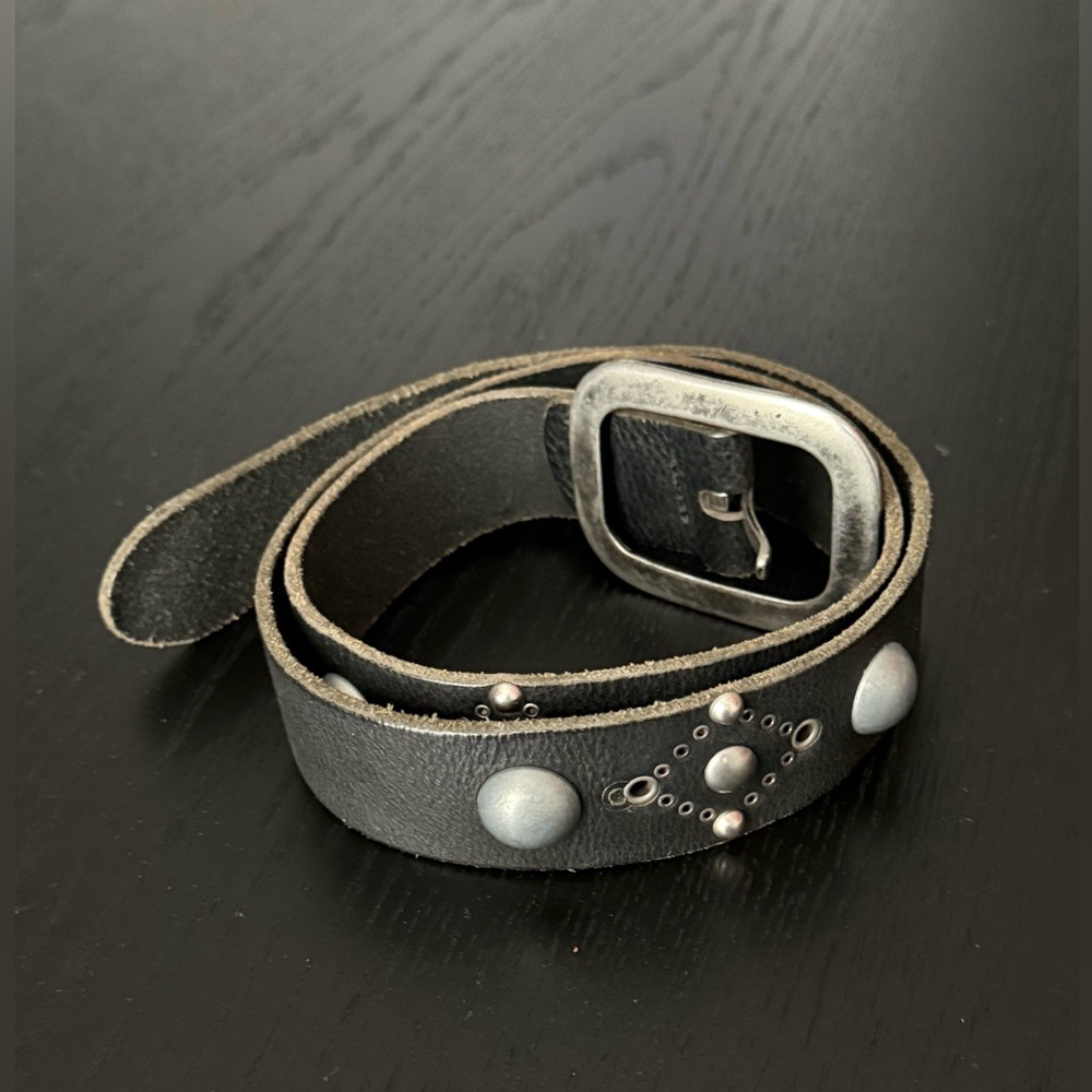 Sisley Black Leather Belt with Silver Accents